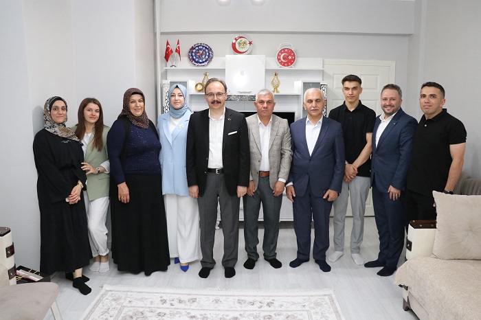 Vali Kızılkaya, Kurban Bayramı’nda Aziz Şehitlerimizin Emanetlerini Unutmadı