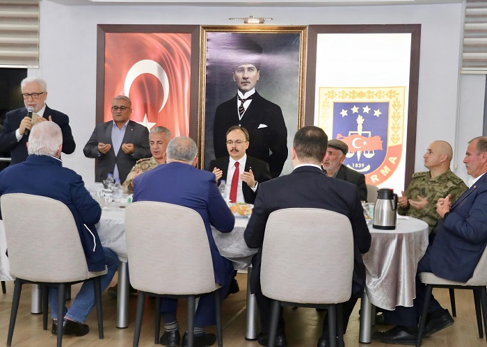 Vali Kızılkaya, Jandarma Teşkilatı ve Şehit Aileleri ile İftar Programında Bir Araya Geldi
